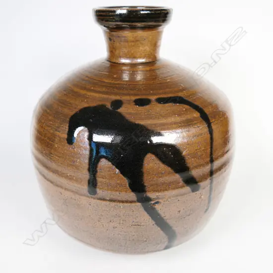 William (Bill) Marshall (UK) 'Leach St Ives' pottery vase. Dated 1950s. H.230mm.