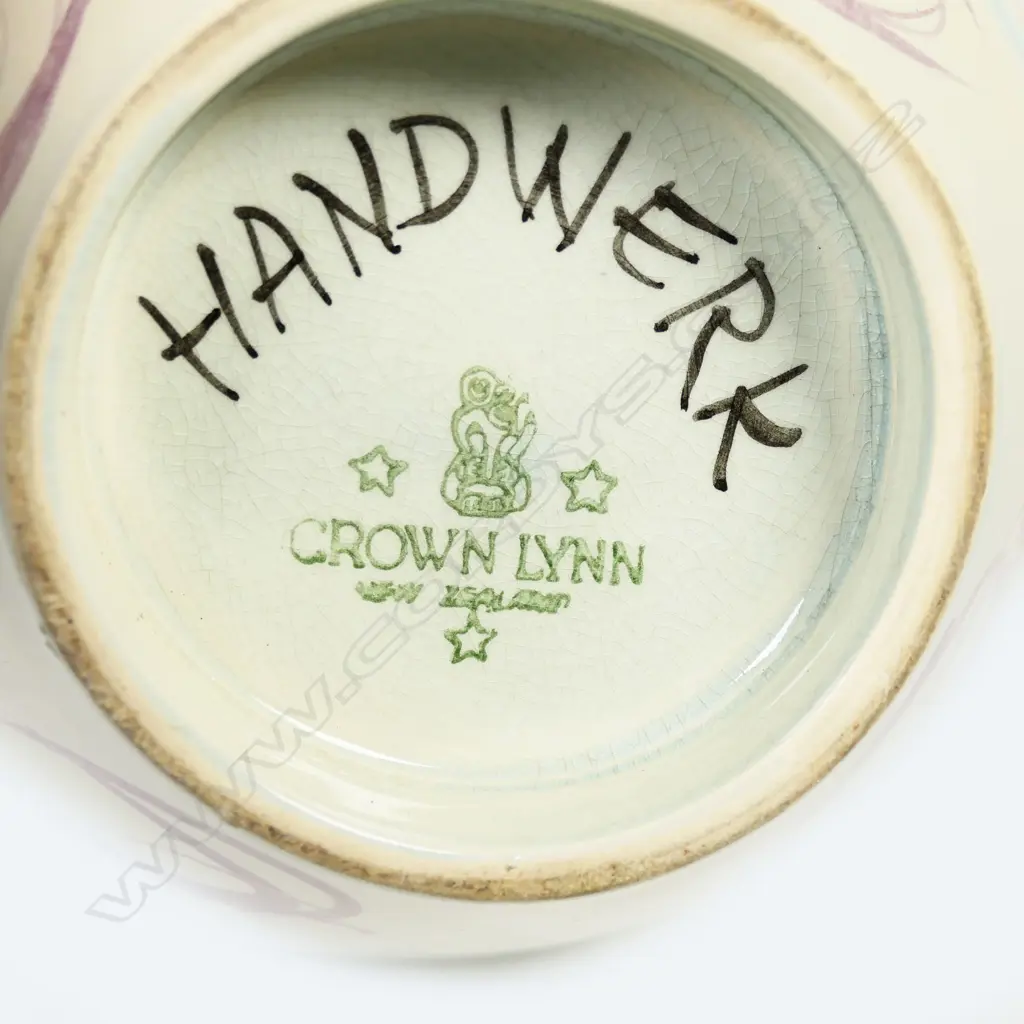 Crown Lynn Frank Carpay vase.  170 x 220mm. Image 1++