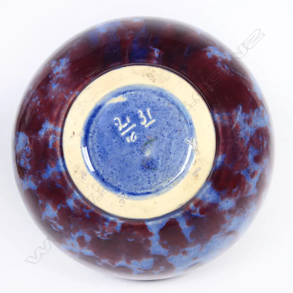 1940s Crown Lynn vase, red & mauve glaze. H.130mm. Image 1++