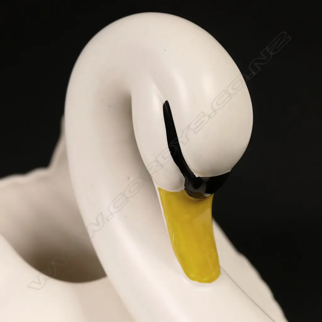 Crown Lynn swan Image 1++
