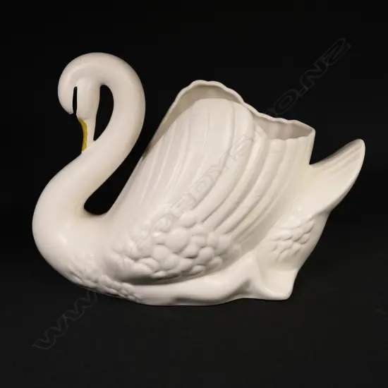 Crown Lynn swan