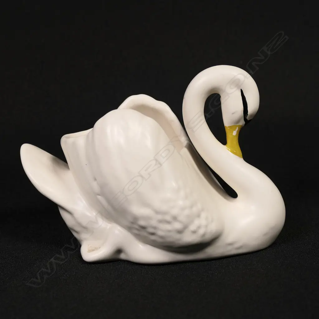 Crown Lynn swan Image 1++