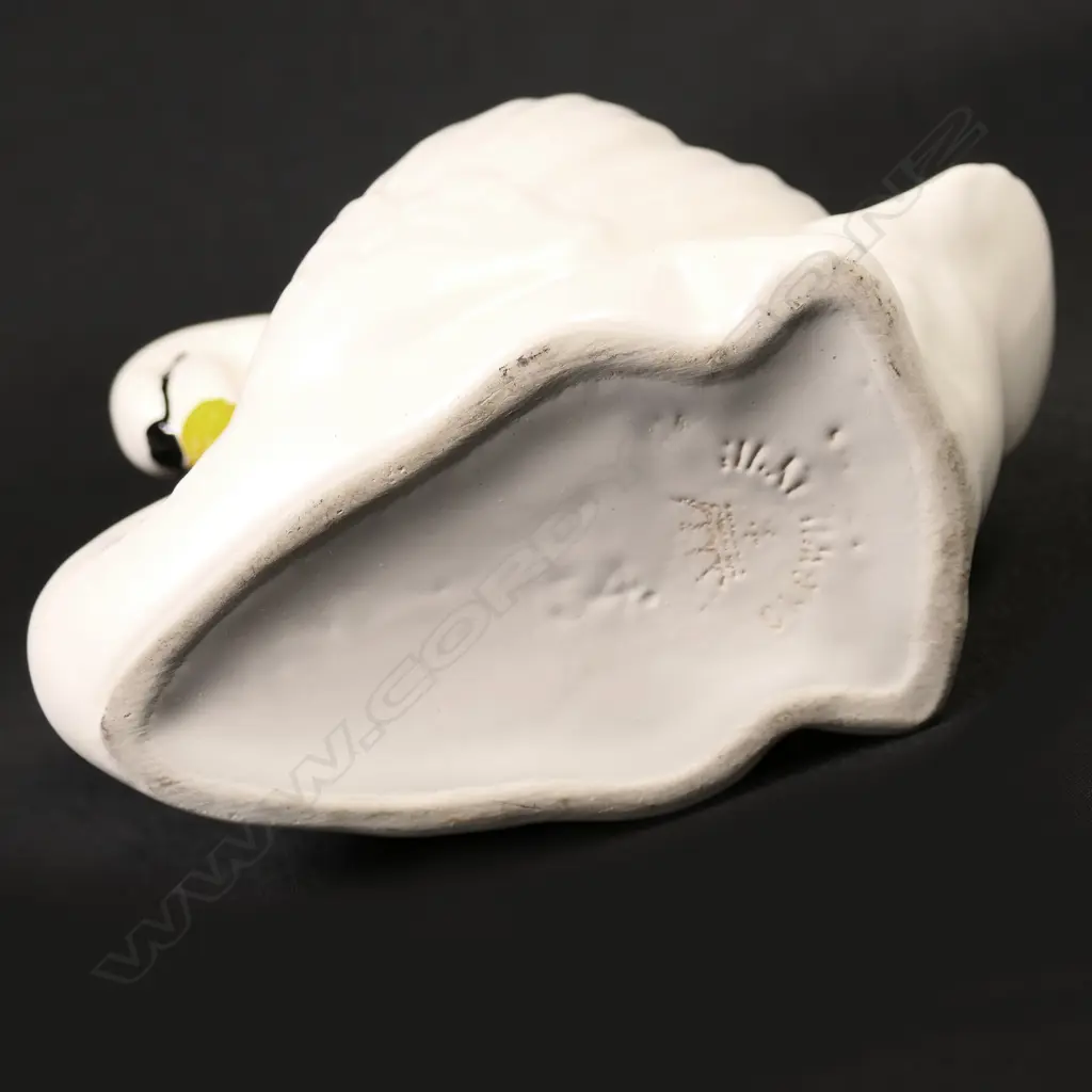Crown Lynn swan Image 1++