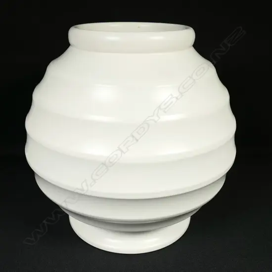 Large Crown Lynn hand-potted vase