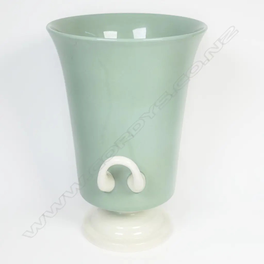 Keith Murray Wedgwood urn vase green & white. KM circular mark. H.205mm. Image 1++