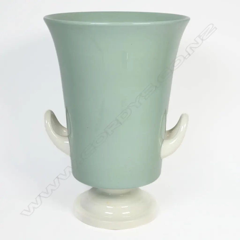 Keith Murray Wedgwood urn vase green & white. KM circular mark. H.205mm. Image 1++