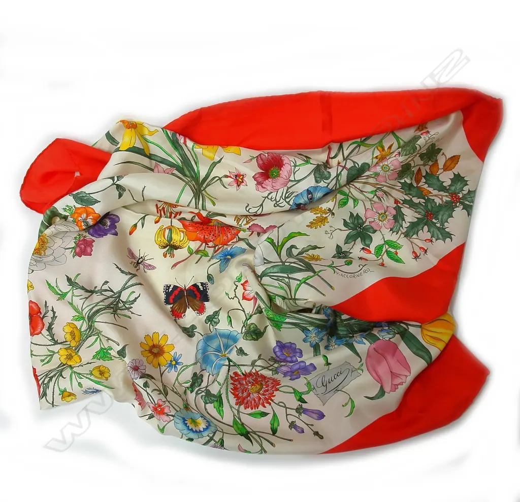 A Gucci vintage silk scarf designed by V. Accornero Image 1++