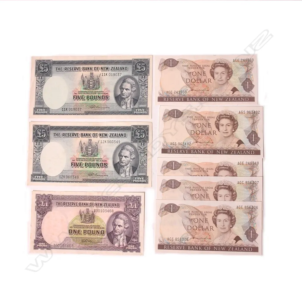 Eight N.Z. vintage banknotes Image 1++