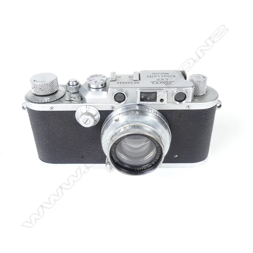 A vintage Leica IIIa camera Image 1++