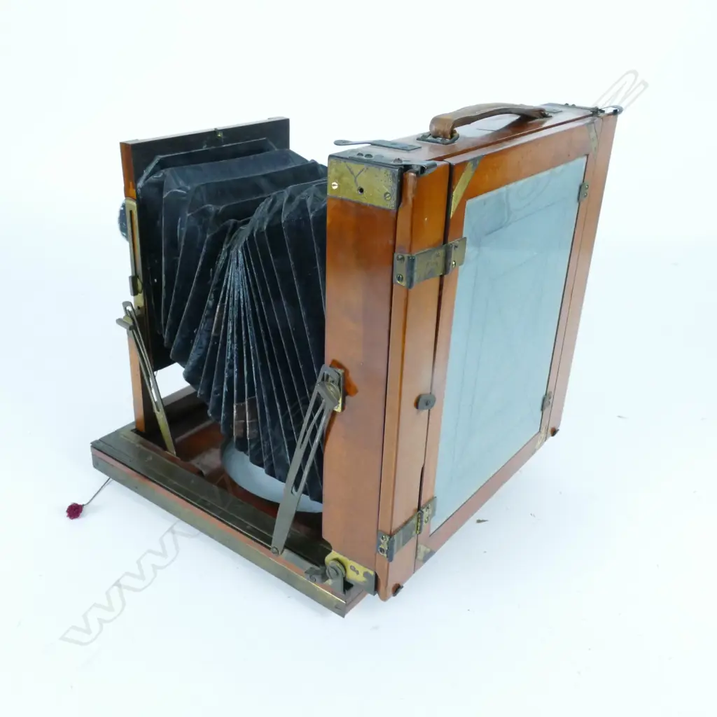 A Thornton Pickard 'Imperial' Triple Extension glass plate camera Image 1++