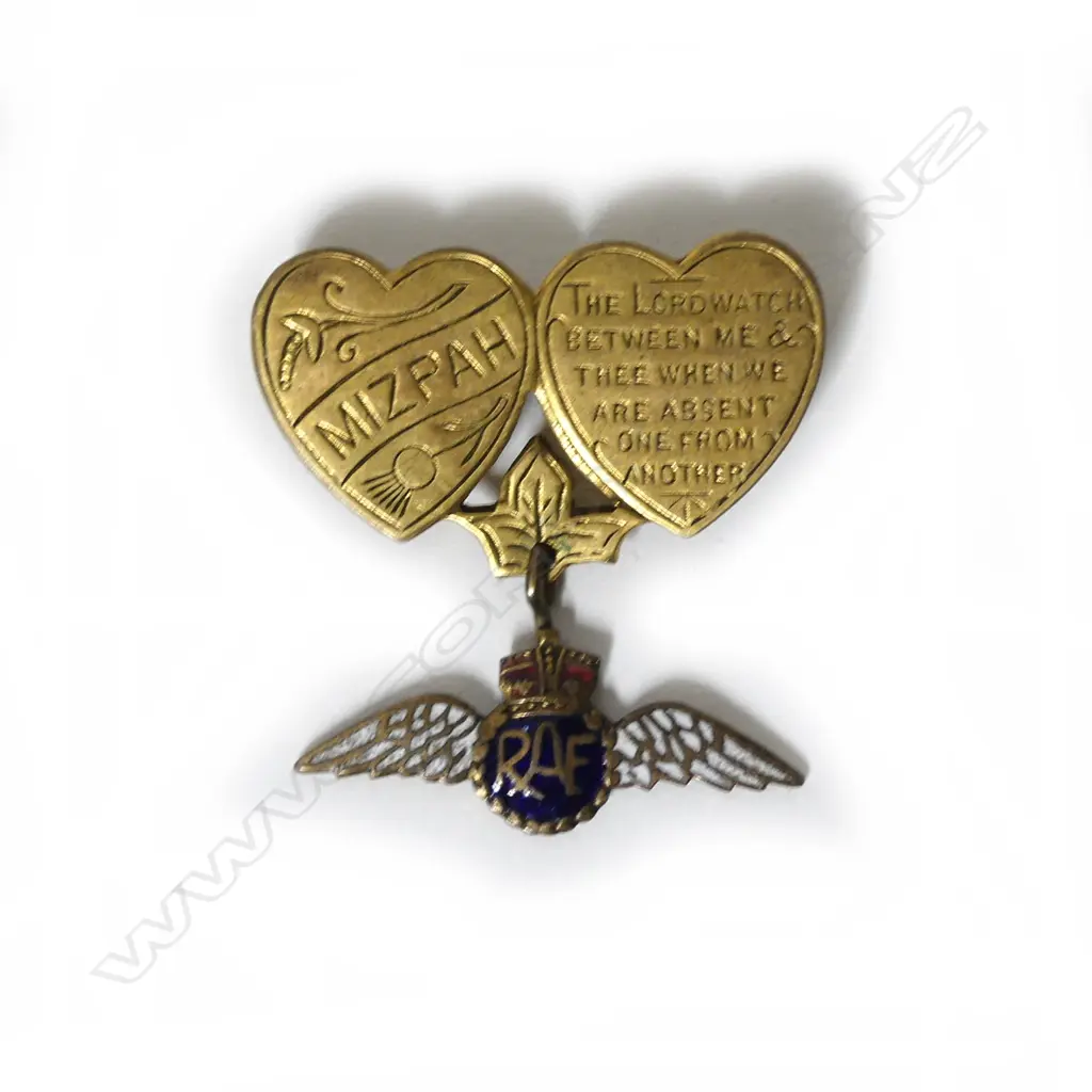 A WWII R.A.F. Mizpah 'Sweetheart' brooch Image 1++