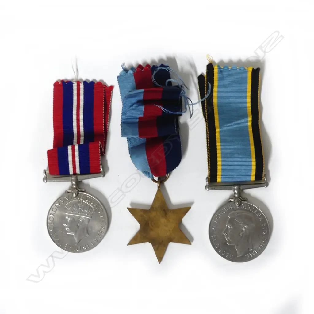 Three WWII medals Image 1++