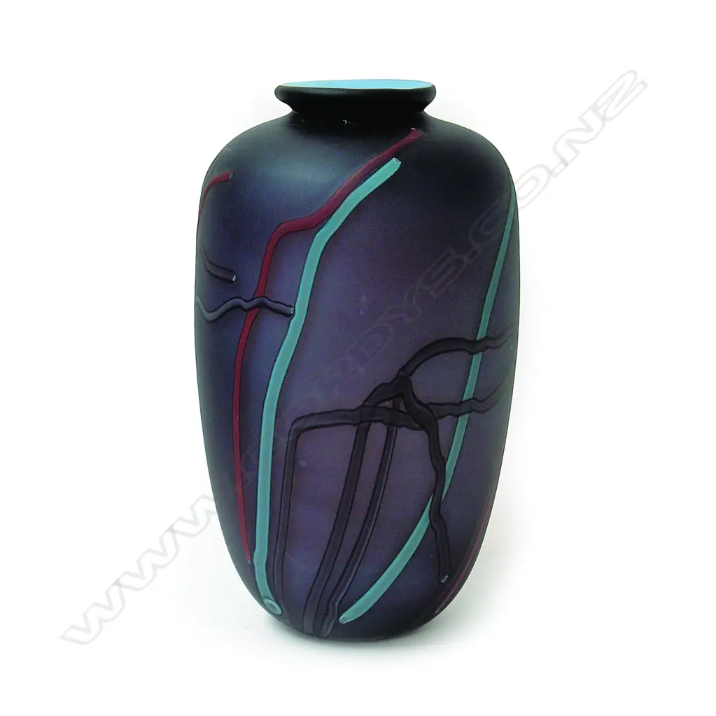 An Ann Robinson early blown glass vase Image 1++