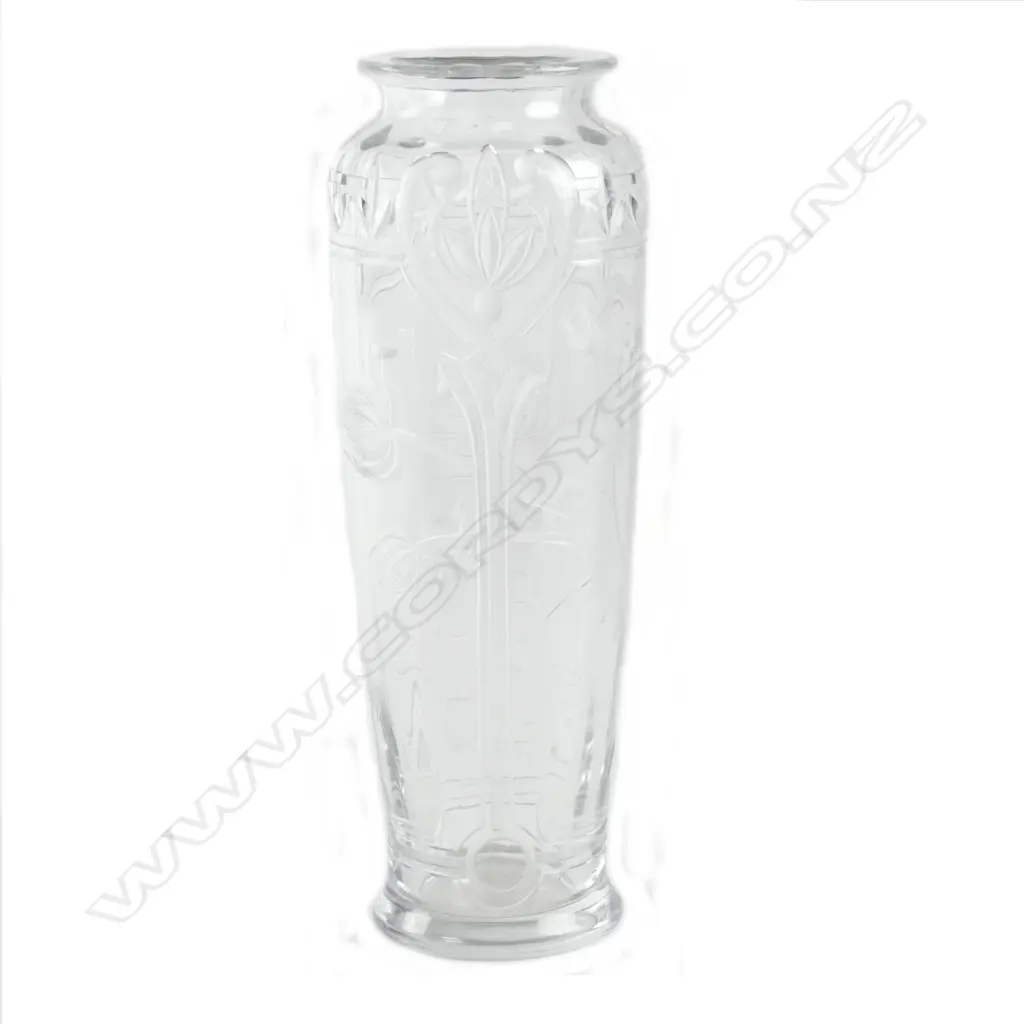 A good quality cut glass vase of tall baluster shape Image 1++