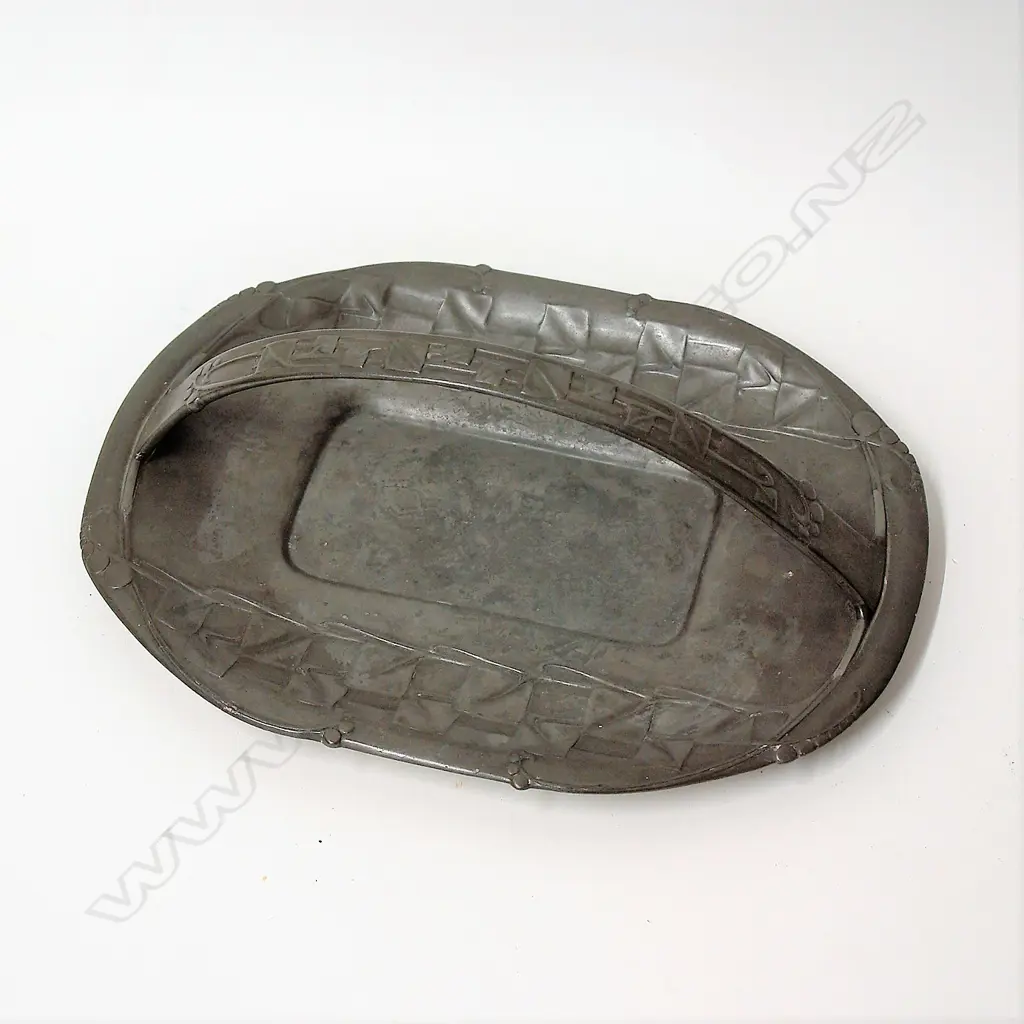 An English Pewter (Tudric) Archibald Knox design pewter dish Image 1++