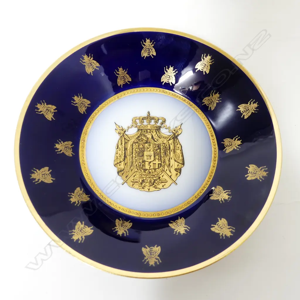 A pair of Sèvres coffee cans and saucers Image 1++