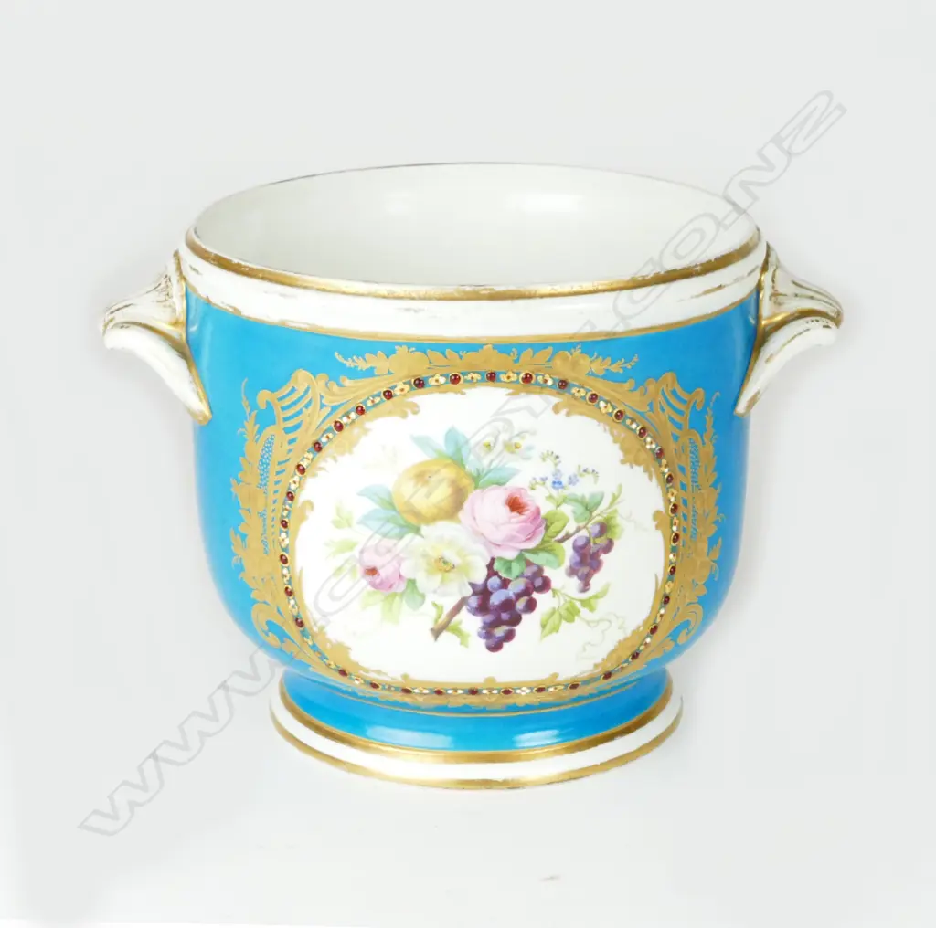A 19thC Sèvres jardinière Image 1++