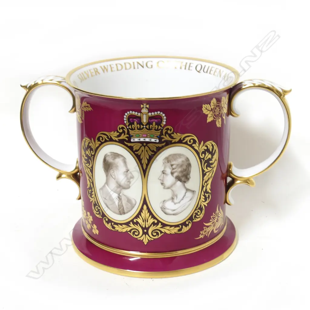 A limited edition Spode two-handled loving cup Image 1++