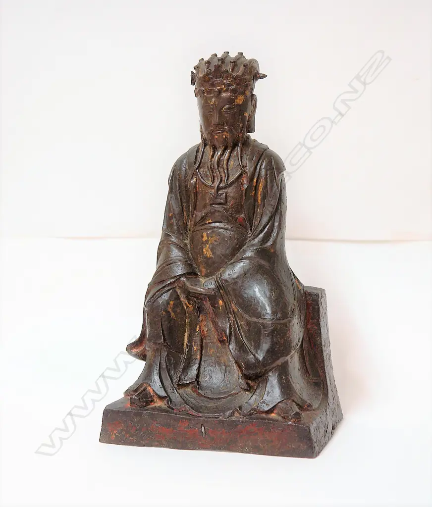 An old Chinese bronze statuette Image 1++