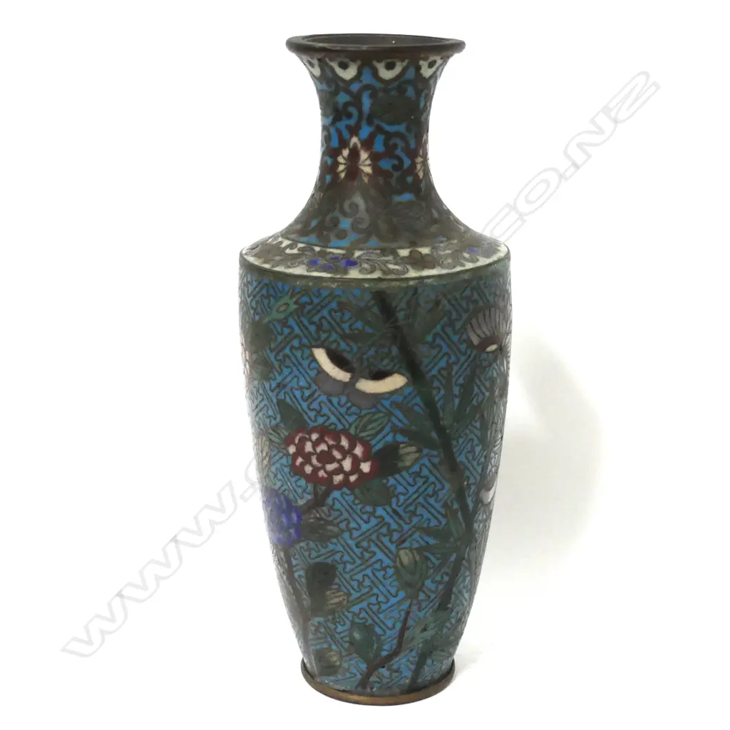 A small old Chinese cloisonné baluster vase Image 1++