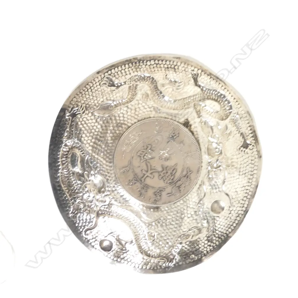 An antique Chinese silver dish Image 1++