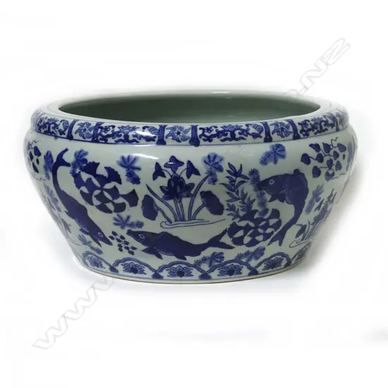 A Chinese blue and white porcelain fish bowl