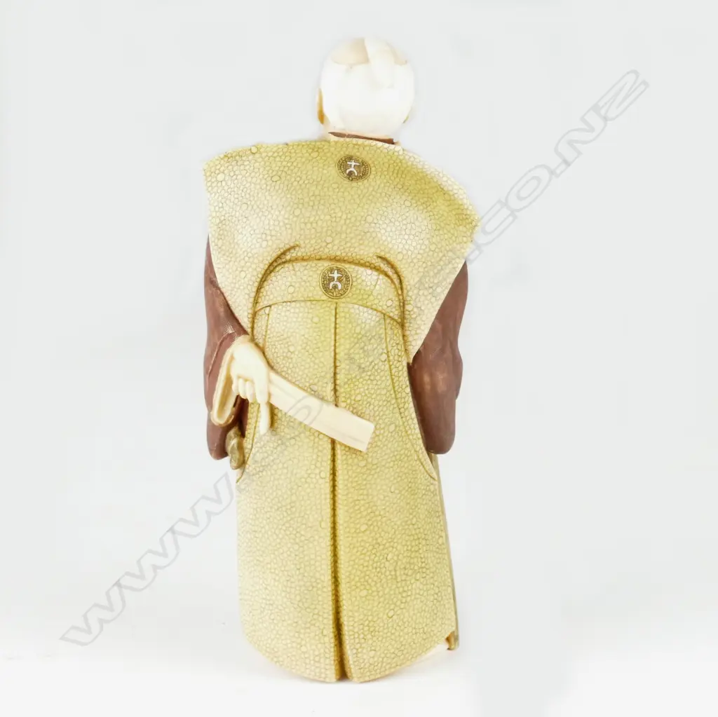 A Japanese Tokyo School ivory figure of a samurai Image 1++