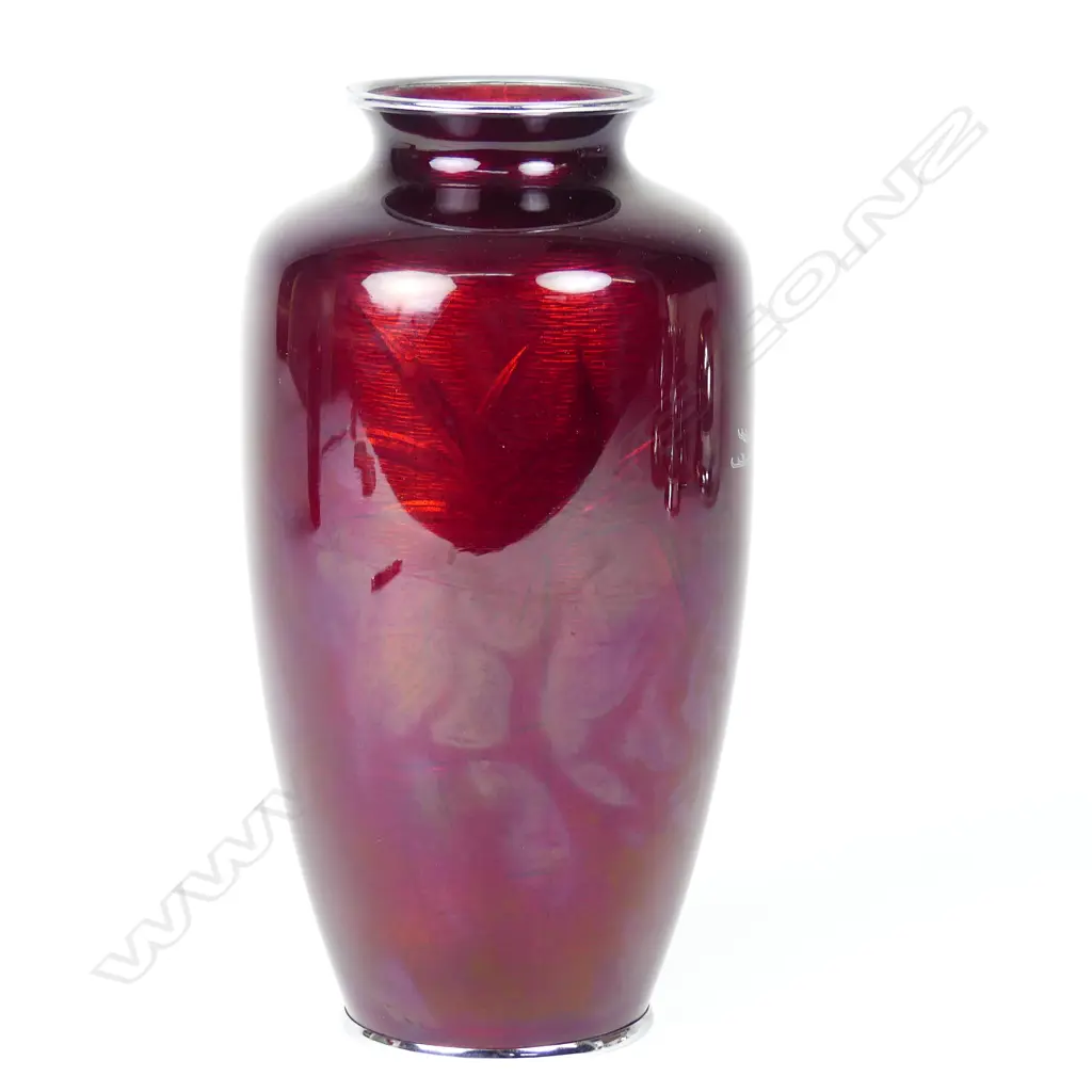 A large fine quality Japanese rich red basse-taille cloisonné vase Image 1++