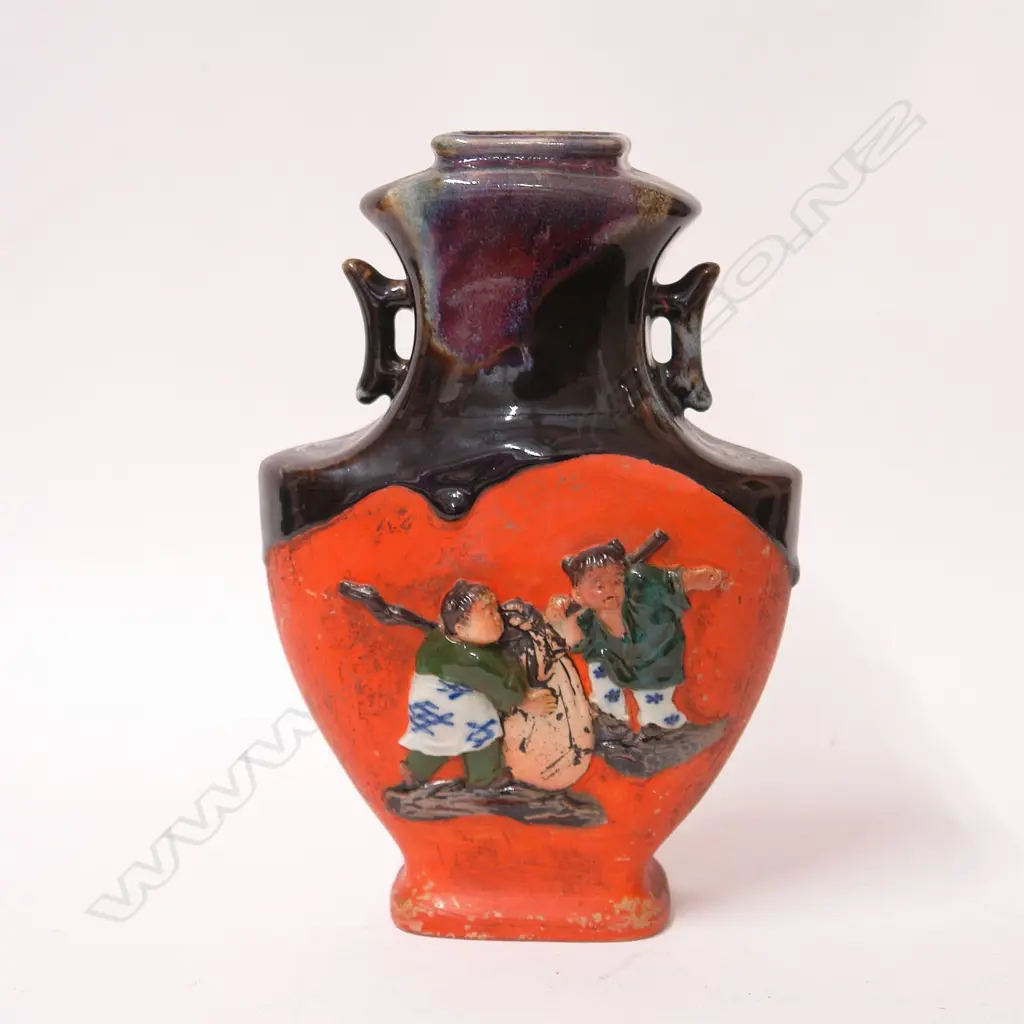 An early 20thC Japanese Sumida pottery vase Image 1++
