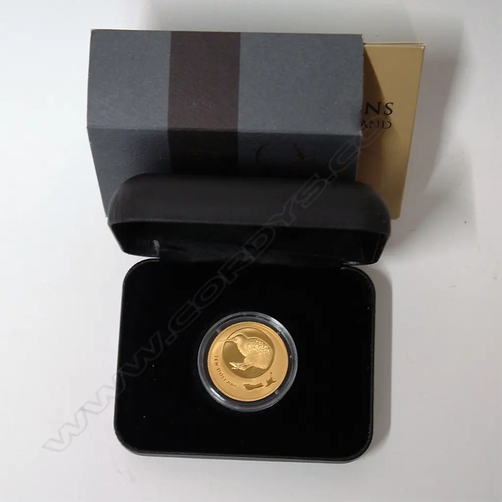 A 2009 N.Z. 'Kiwi Icons' $10 proof gold coin Image 1++