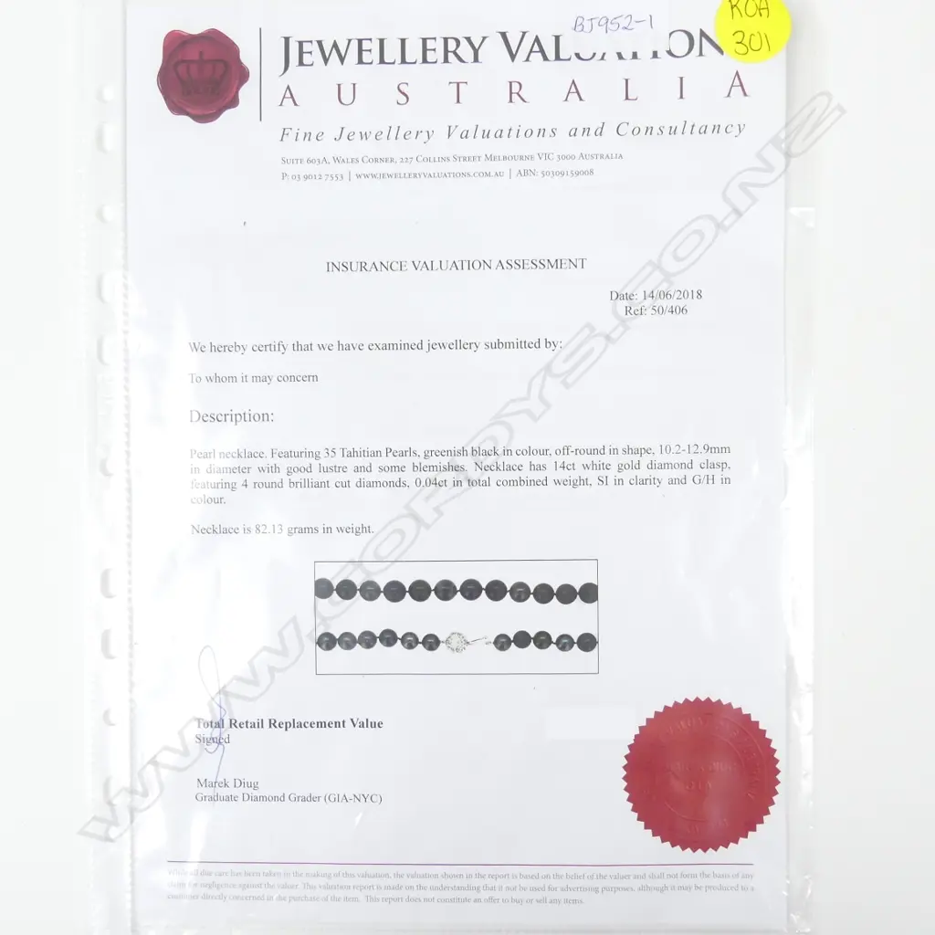 A Tahitian pearl necklace Image 1++