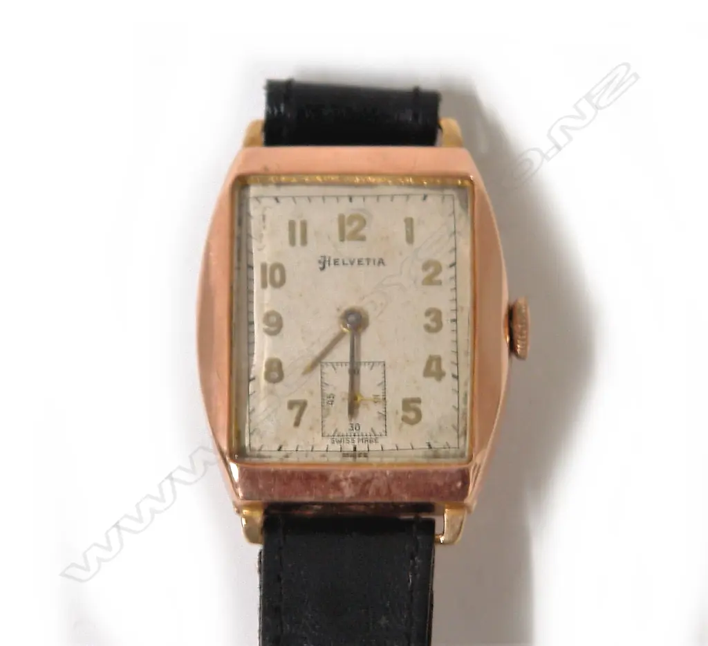 A 1930/40s Helvetia 9ct. rose gold gent's wristwatch Image 1++