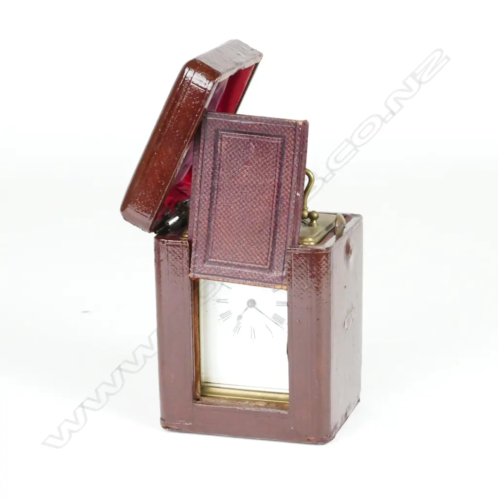 A late 19thC French brass cased carriage clock Image 1++