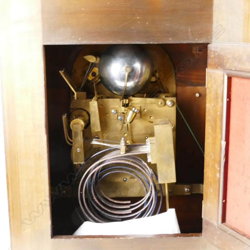 A 19thC oak cased bracket clock Image 1++