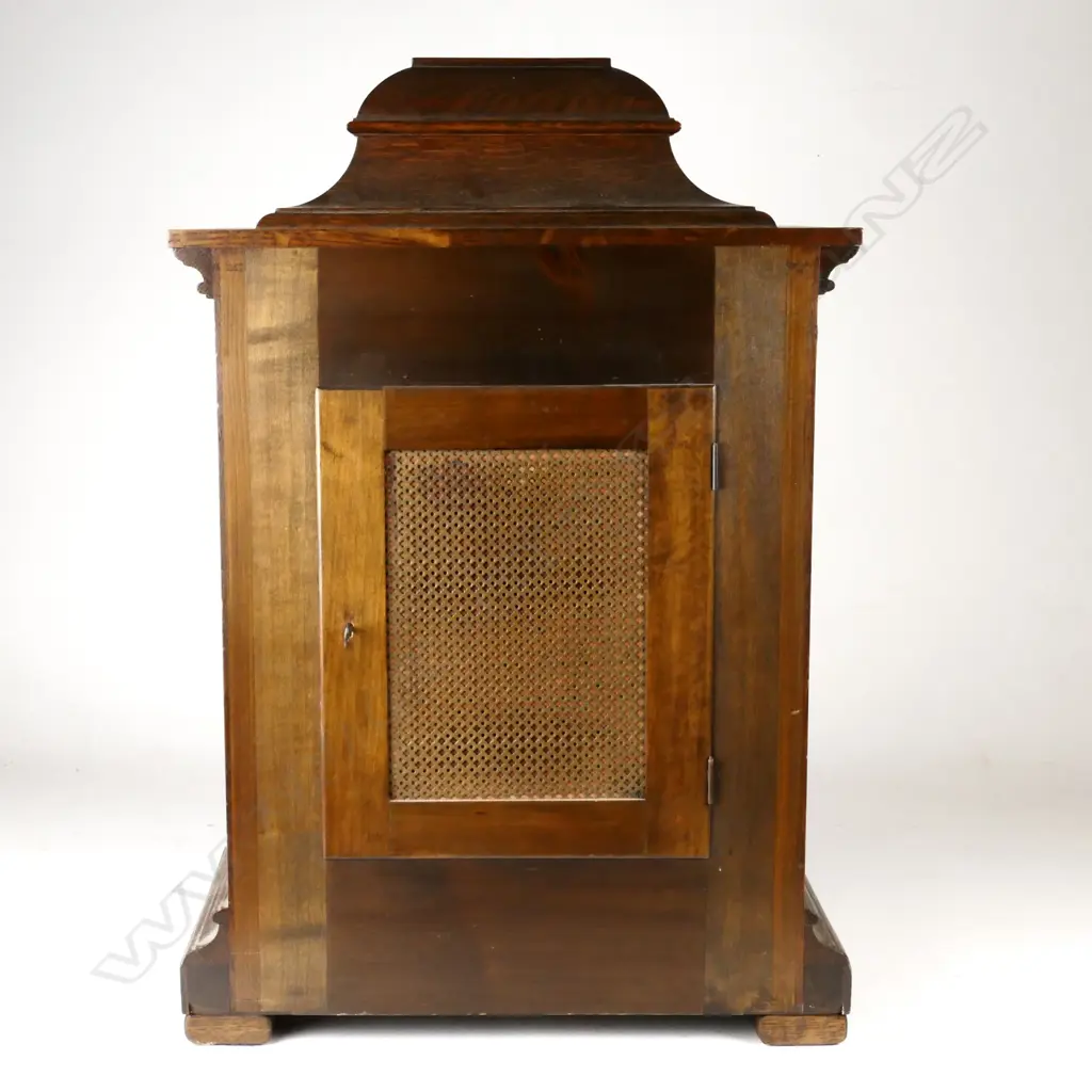 A 19thC oak cased bracket clock Image 1++