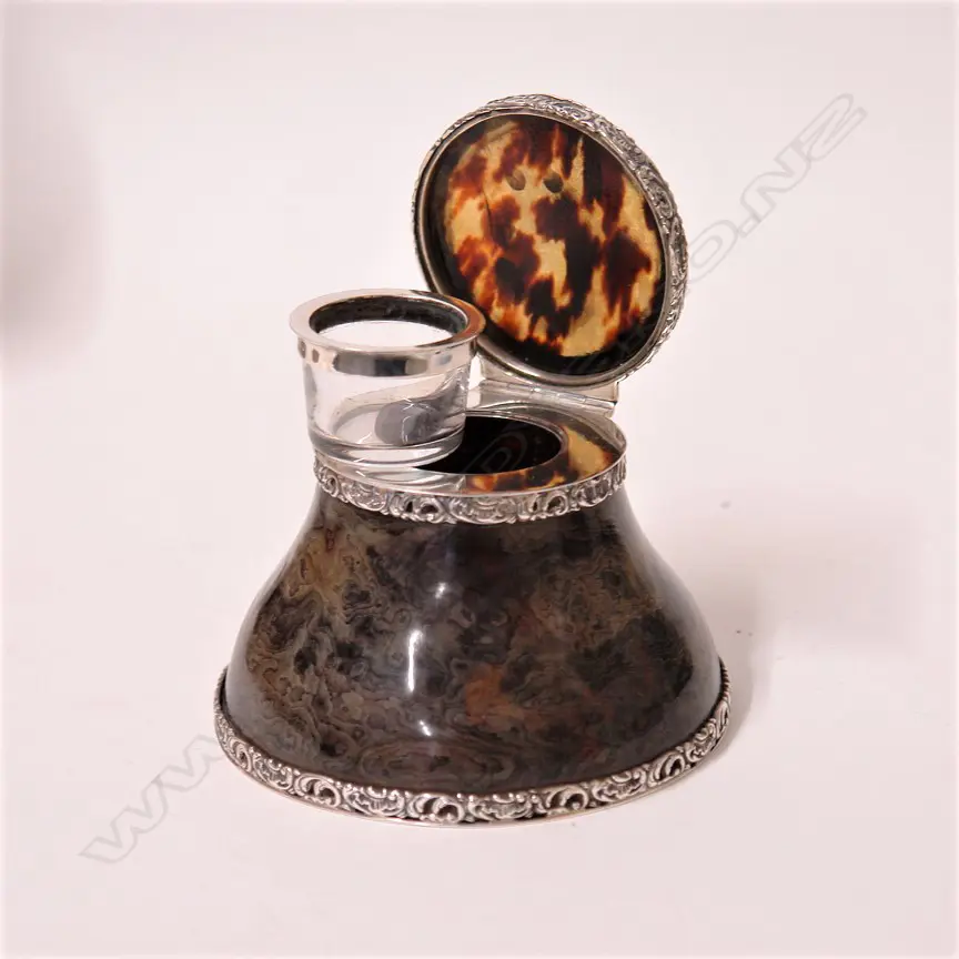 An Edwardian silver and turtle-shell inkwell Image 1++