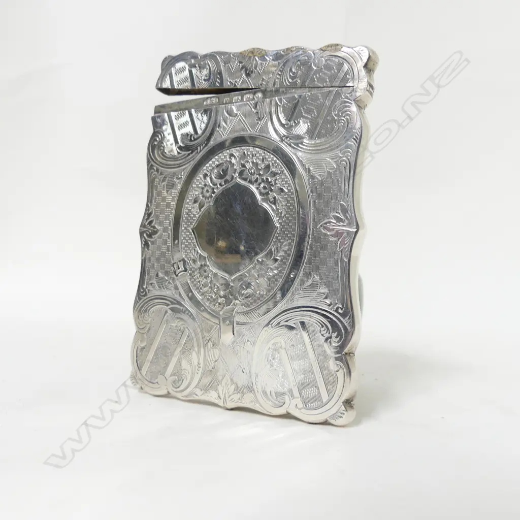 A Victorian silver card case Image 1++