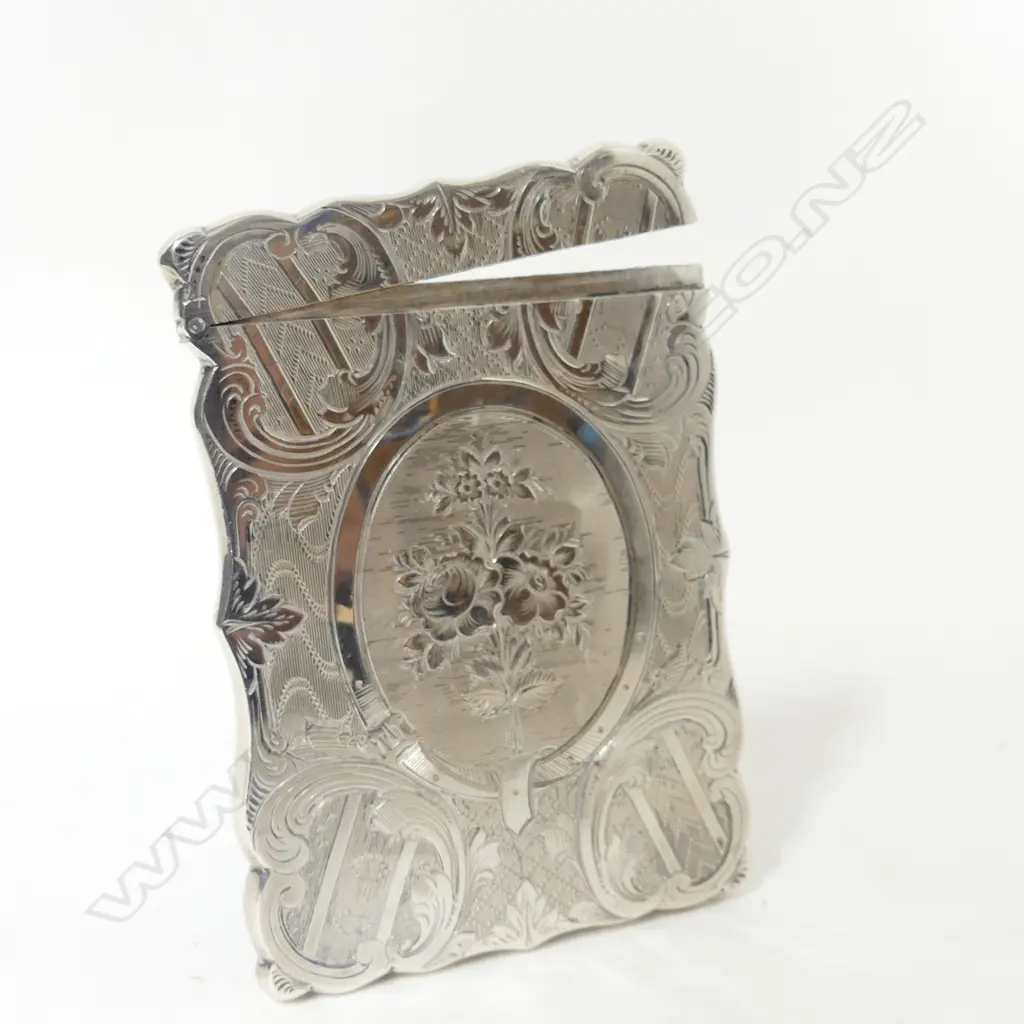 A Victorian silver card case Image 1++