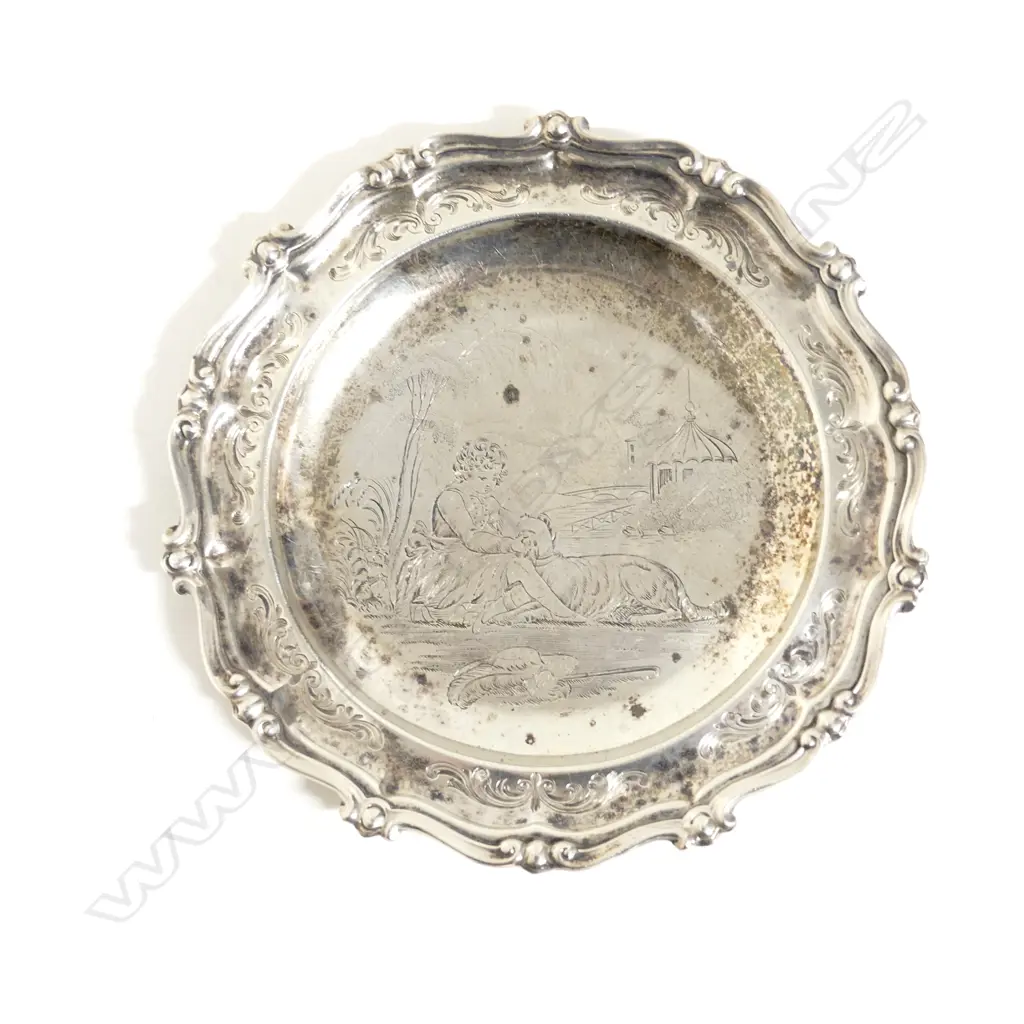 A Victorian silver waiter Image 1++