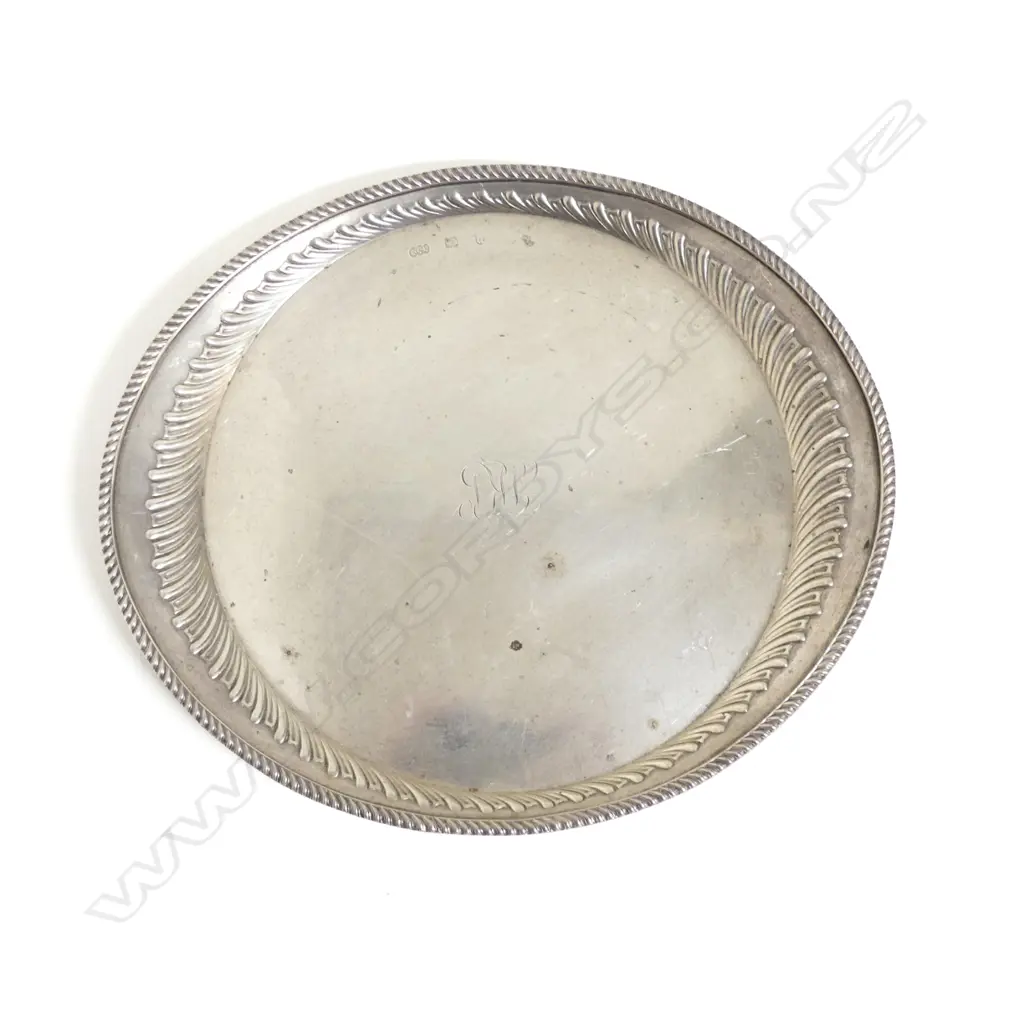 A late Victorian silver salver Image 1++