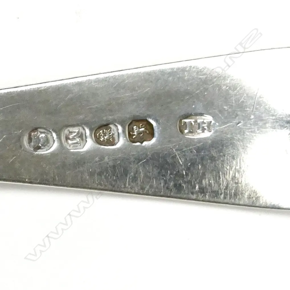 A Georgian Old English silver sauce ladle Image 1++