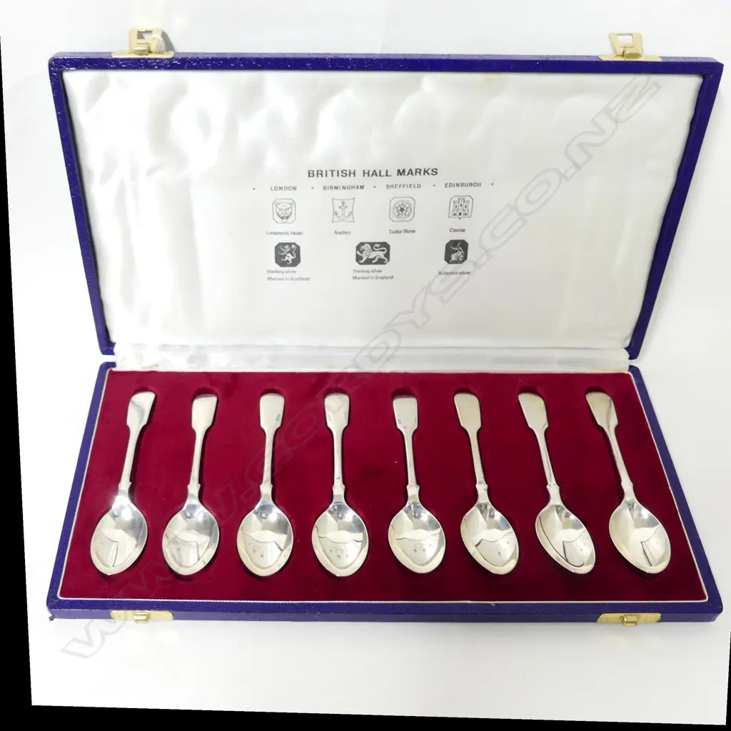 A cased set of eight Britannia and Sterling silver standard teaspoons Image 1++
