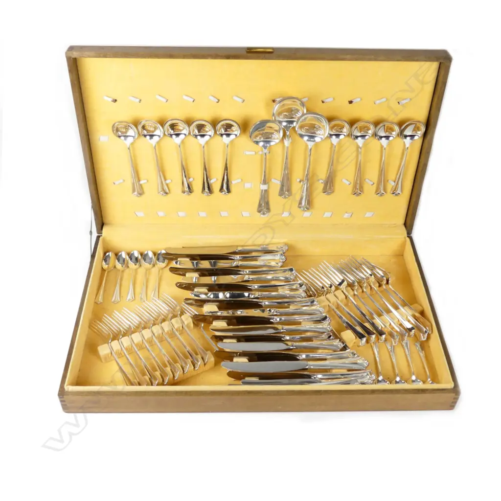 A Norwegian silver cutlery canteen Image 1++