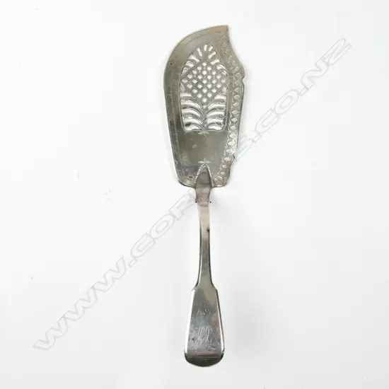 A Georgian fiddle pattern silver fish slice