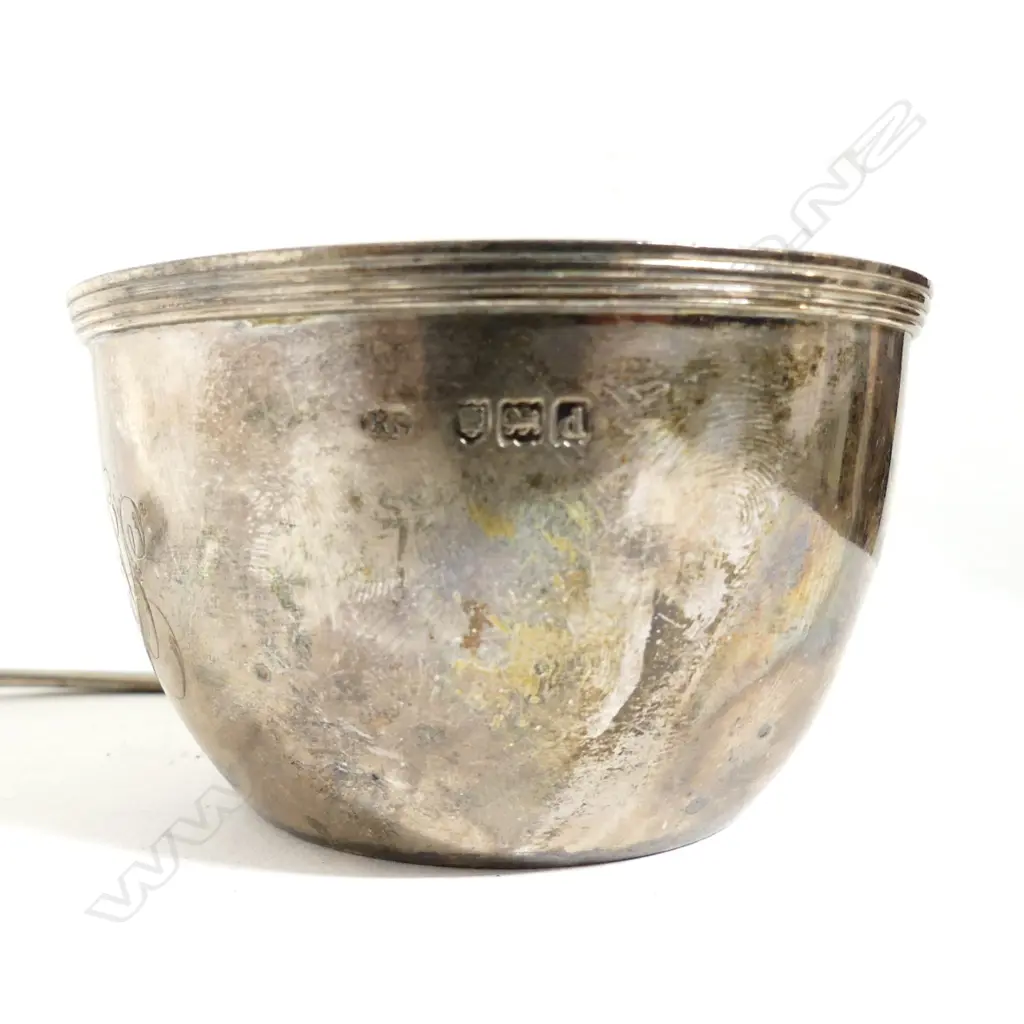 A late Victorian boxed sugar bowl and spoon Image 1++