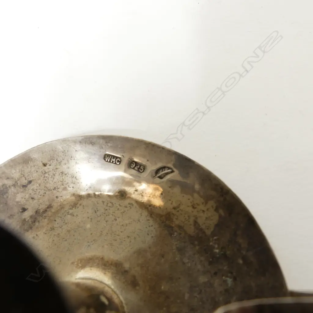 A N.Z. silver chamberstick Image 1++