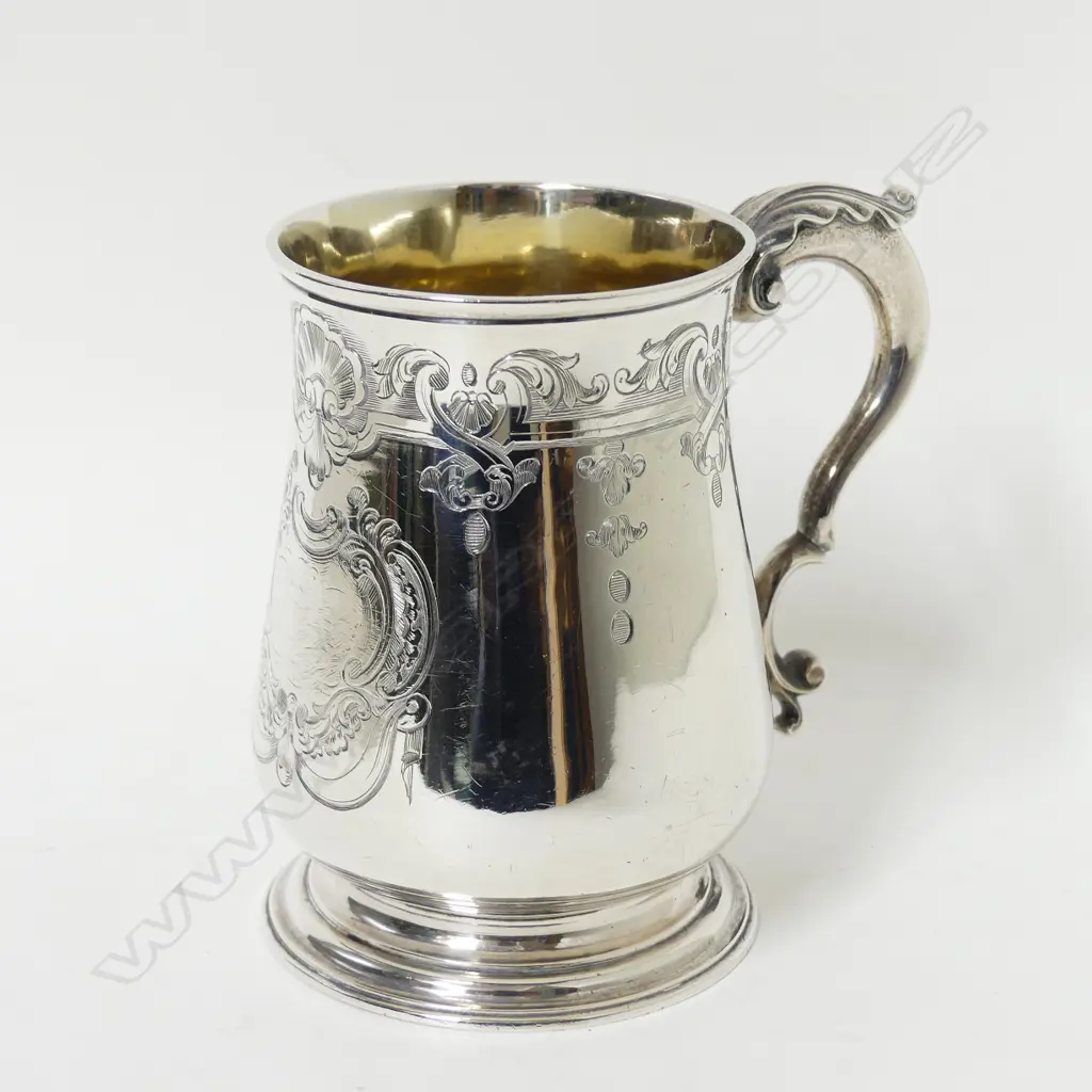 An early Victorian period silver half-pint mug Image 1++