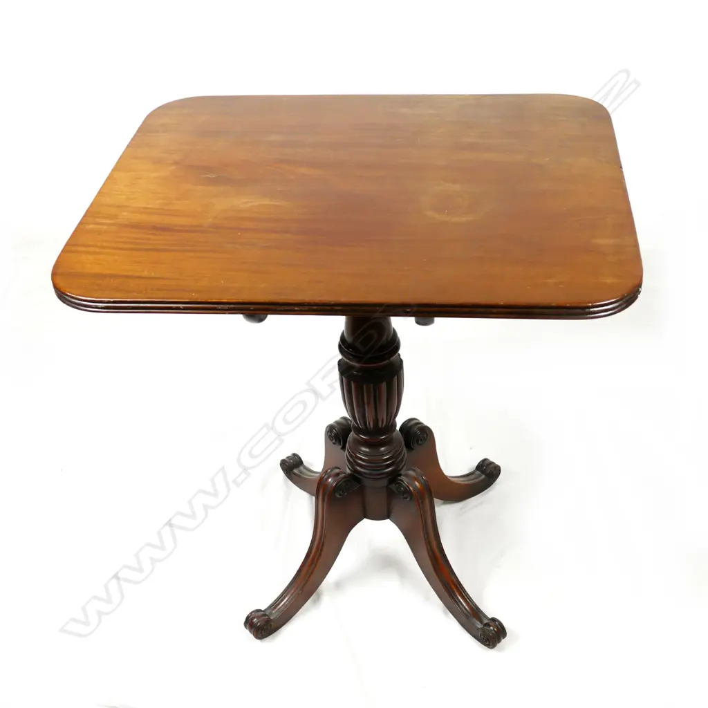 A fine quality Regency mahogany tilt-top wine table Image 1++