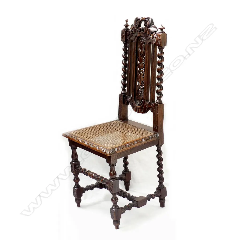 An oak single chair of Jacobean style Image 1++