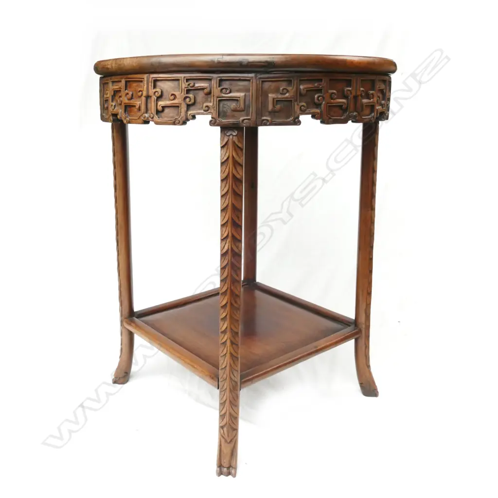 An old Chinese rosewood table Image 1++